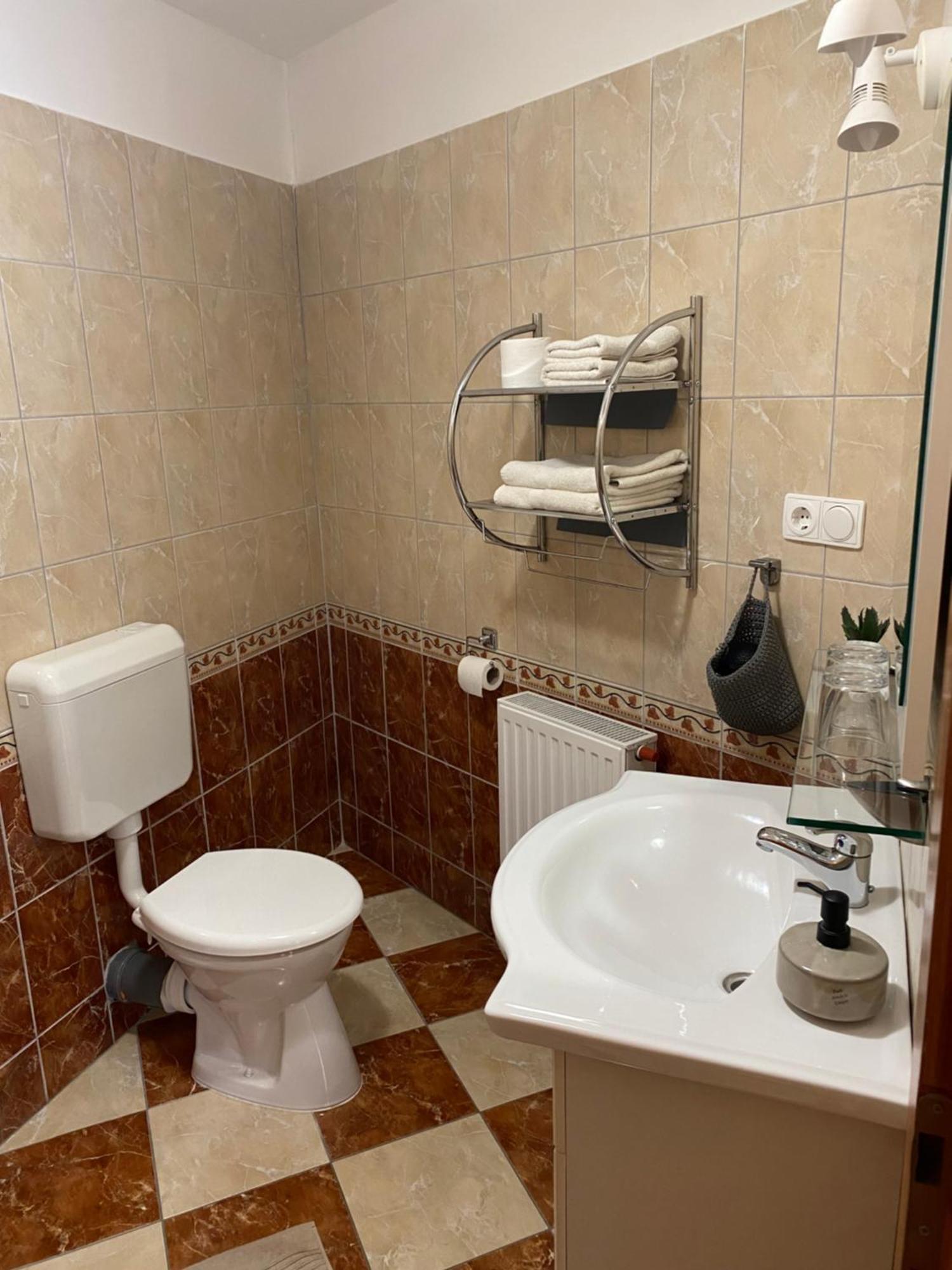 Ambrozia Guesthouse Nagykanizsa Extérieur photo