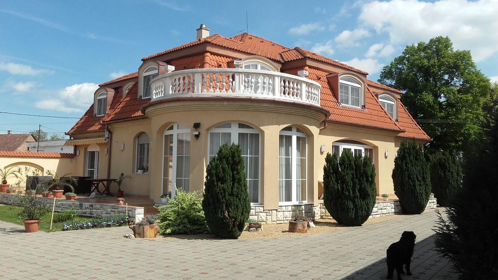 Ambrozia Guesthouse Nagykanizsa Extérieur photo